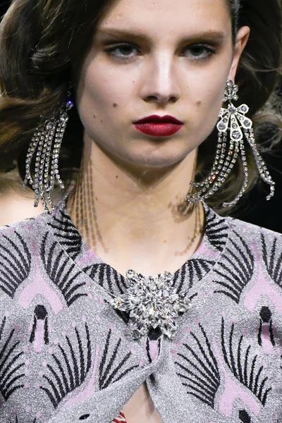 Look 5